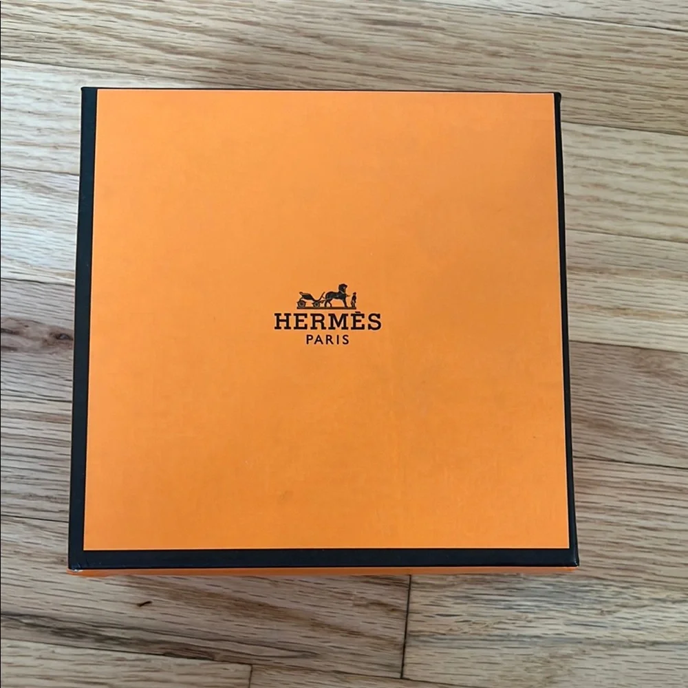 Hermès small Orange Gift Box -